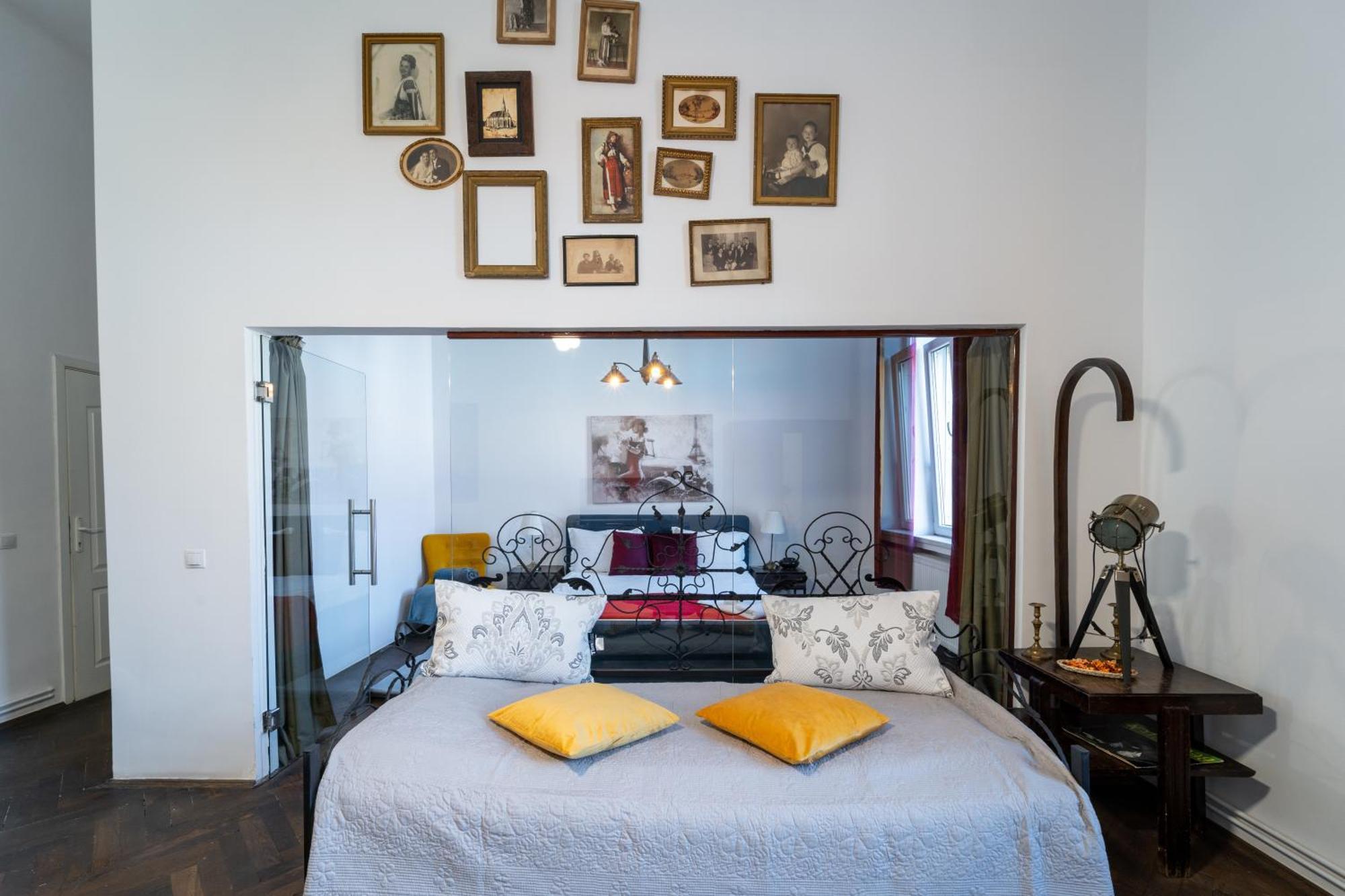 Noble 5 Star House In Unirii Plaza Villa Cluj Napoca Bagian luar foto