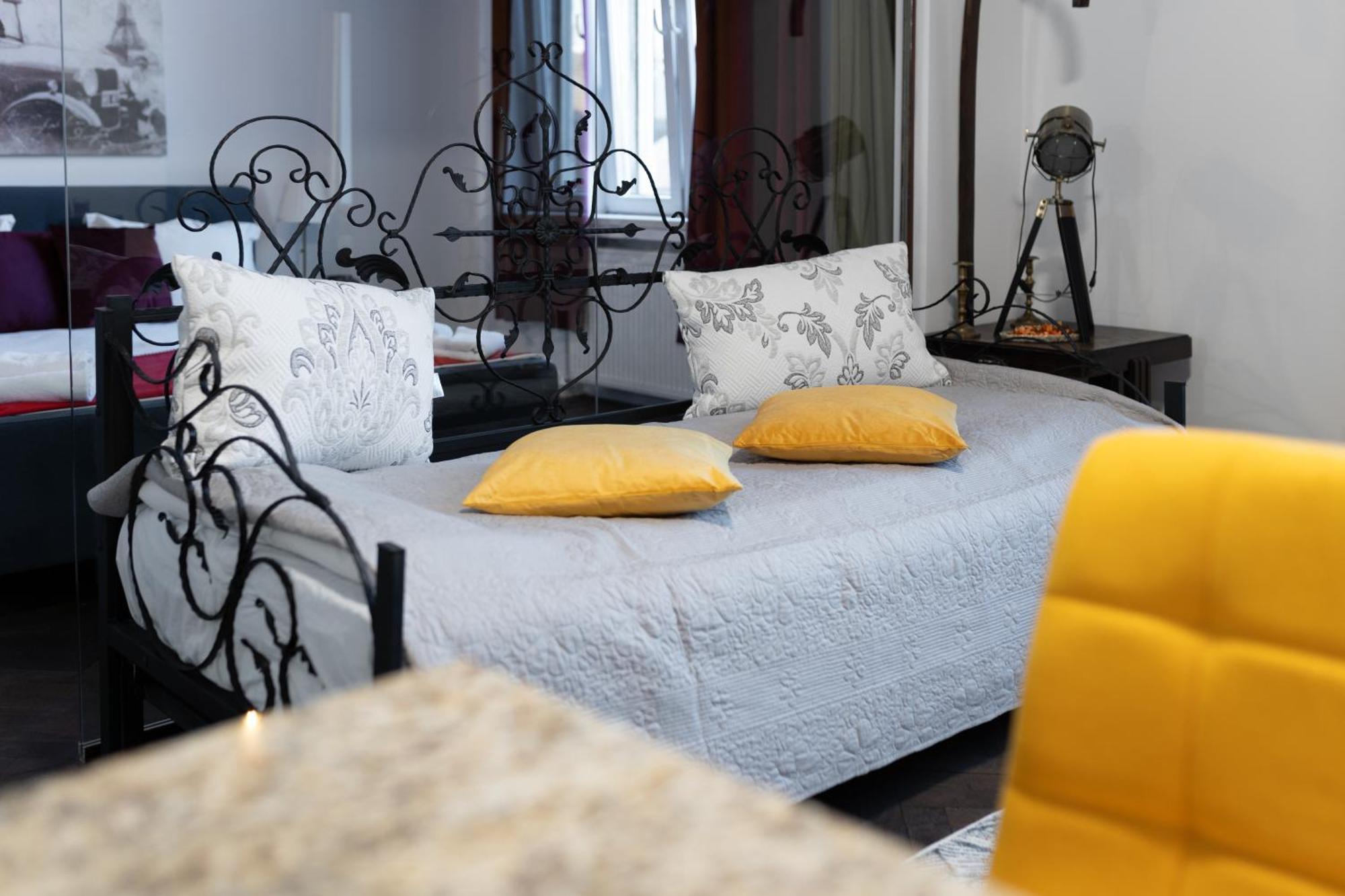 Noble 5 Star House In Unirii Plaza Villa Cluj Napoca Bagian luar foto